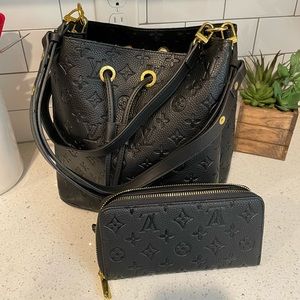 Black crossbody bag with matching wallet